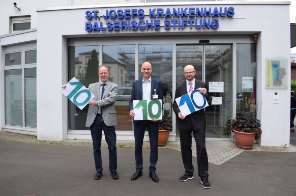 Verwaltungsleiter Hr. Uloth, Geschäftsführer Hr. Leipert, Kaufm. Direktor Hr. Weber