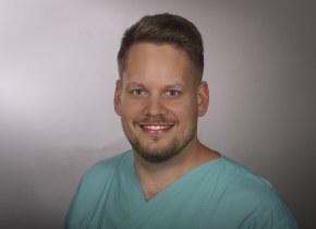 Jonas Keller_Leitung Anästhesiepflege