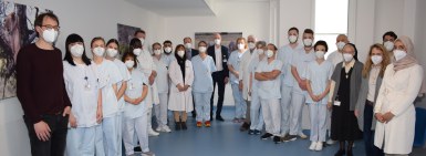 Baumaßnahmen - Projektgruppe und ger. Team eröffnen Station 5A