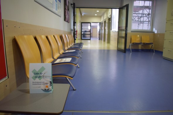 Teilnahme Kampagne Sicher für Sie da_Aufsteller im Krankenhaus