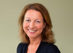 Hebamme Anette Erkal