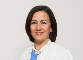 Oberärztin Zahra Ghonoudi