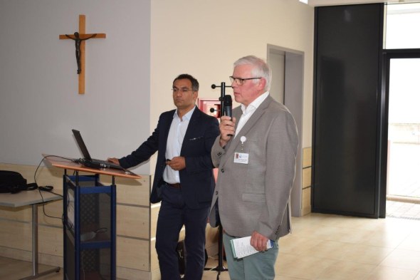 Begrüßung PD Dr. Klaus Ehlenz, Chefarzt Diabetologie St. Josefs Krankenhaus Balserische Stiftung (links: Dr. Mesut Yenigün)