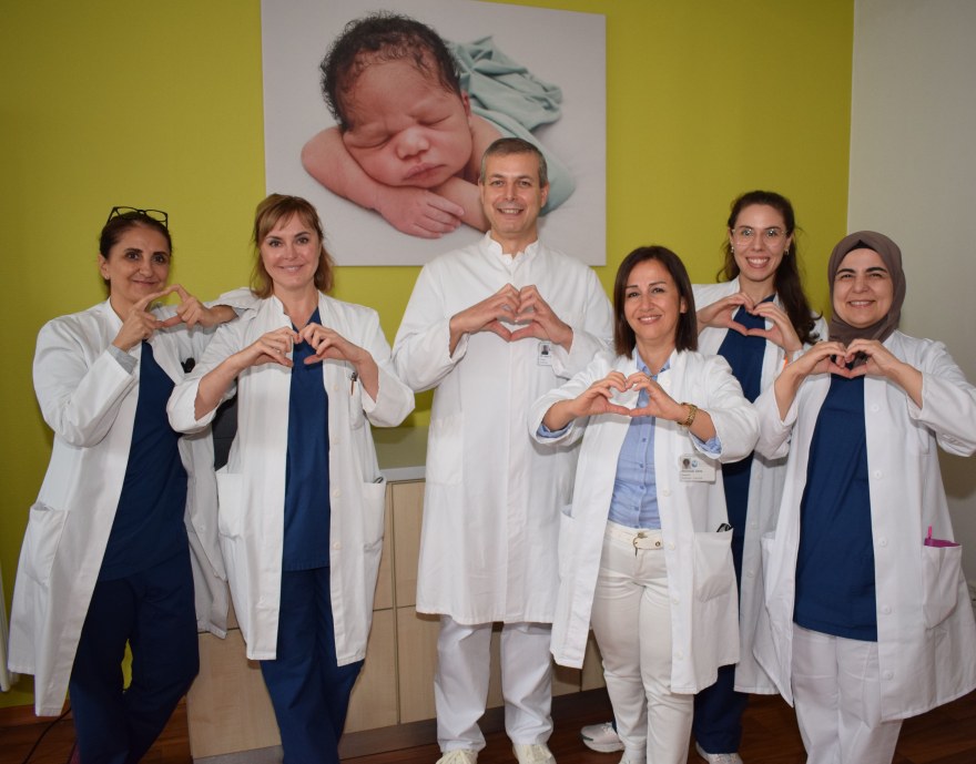 Chefarzt Dr. Eskef und sein ärztliches Team