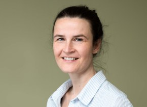 Hebamme Karin Danhof