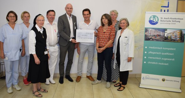 Spendenübergabe des St. Josefs Krankenhaus Balserische Stiftung an "Hallo Welt" - 2018