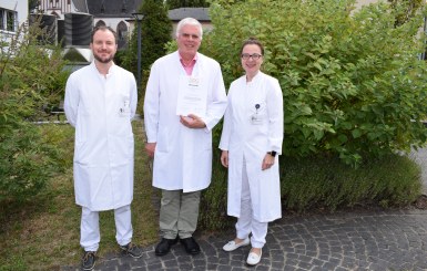 Oberarzt Dr. med. Christian Stapf, Chefarzt PD Dr. med. Klaus Ehlenz, Oberärztin Dr. med. Tina Hoffmann, Copyright: Jokba