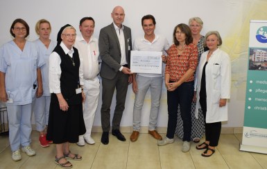 Spendenübergabe des St. Josefs Krankenhaus Balserische Stiftung an "Hallo Welt" - 2018