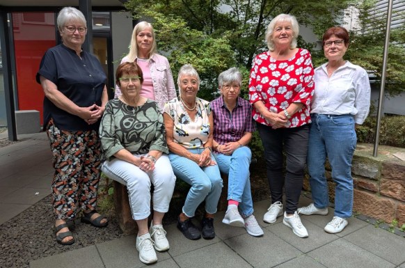 Die ehrenamtlichen Damen im Gruppenbild