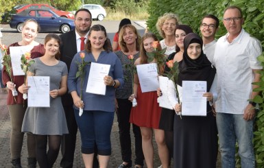 Die frisch gebackenen Gesundheits- und Krankenpfleger vom St. Josefs Krankenhaus Balserische Stiftung. CR: Jokba.