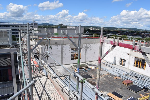 Ansicht Baumaßnahmen von oben - Mauerwerk steht