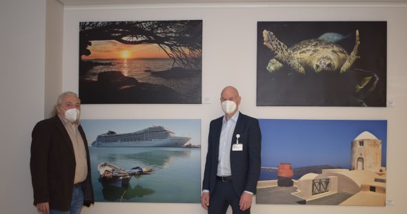 Hobbyfotograf Ernst Moritz mit Geschäftsführer Andreas Leipert